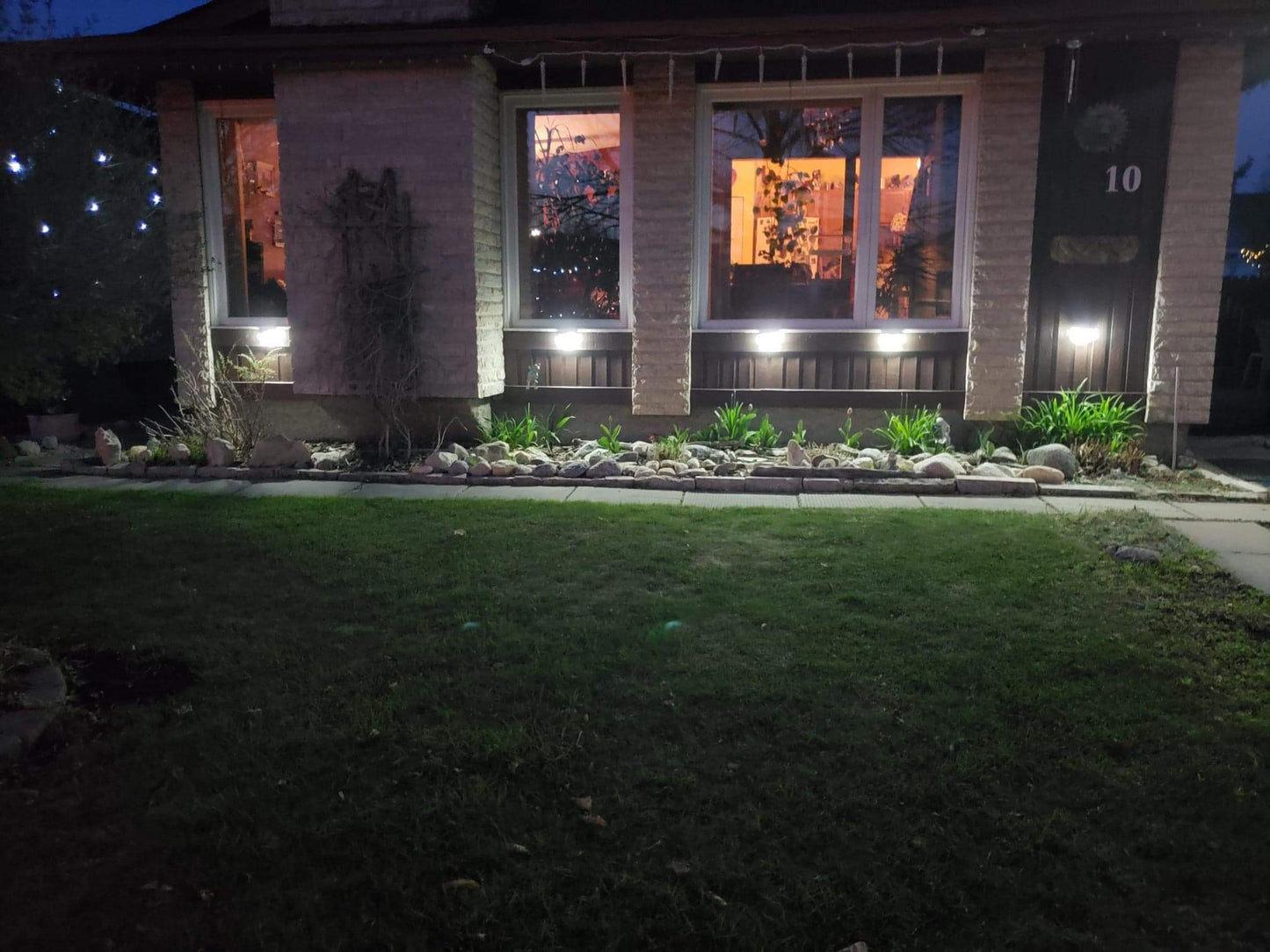 Super Bright 100 LED Solar Lights with Motion Sensor