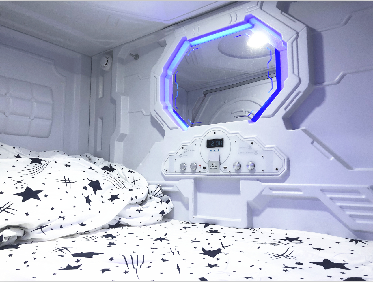 Sleeping pods, Solo10